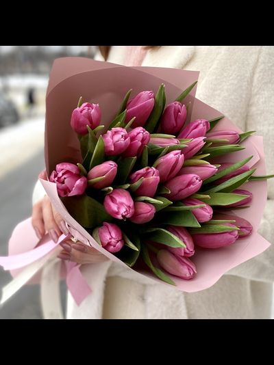 Букет из 25 розовых тюльпанов