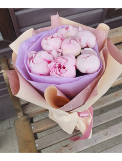 7 розовых пионов