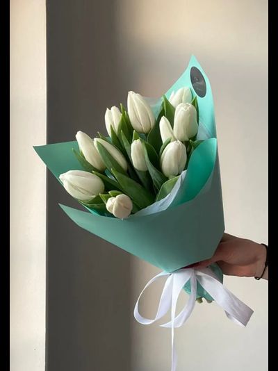 Букет из 11 белых тюльпанов