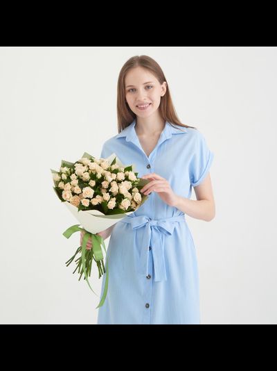 Букет из 11 кремовых кустовых роз