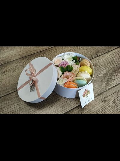 КОРОБКА С МАКАРУНАМИ "BLANCHE"