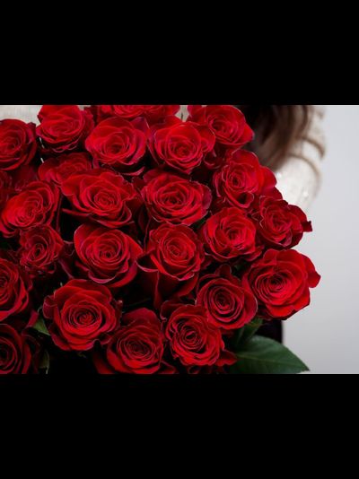 БУКЕТ ИЗ 25 КРАСНЫХ РОЗ