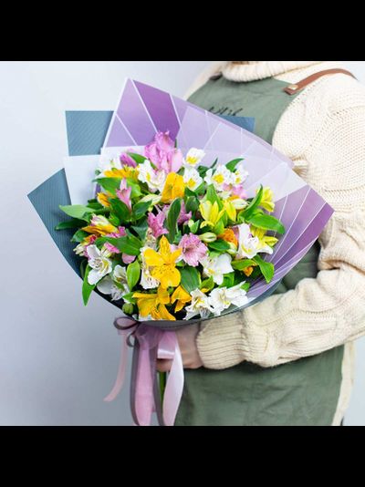 Букет из 11 альстромерий