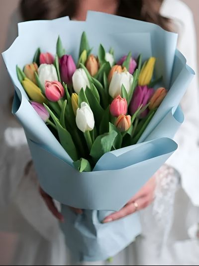 Букет из тюльпанов микс