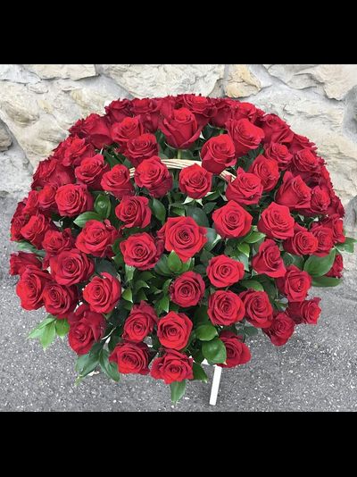 КОРЗИНА ИЗ 101 РОЗЫ