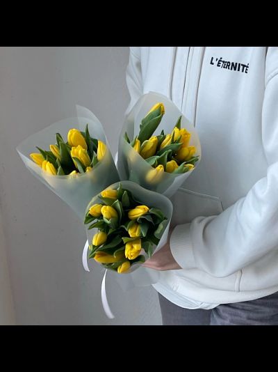 Букет из 9 желтых тюльпанов